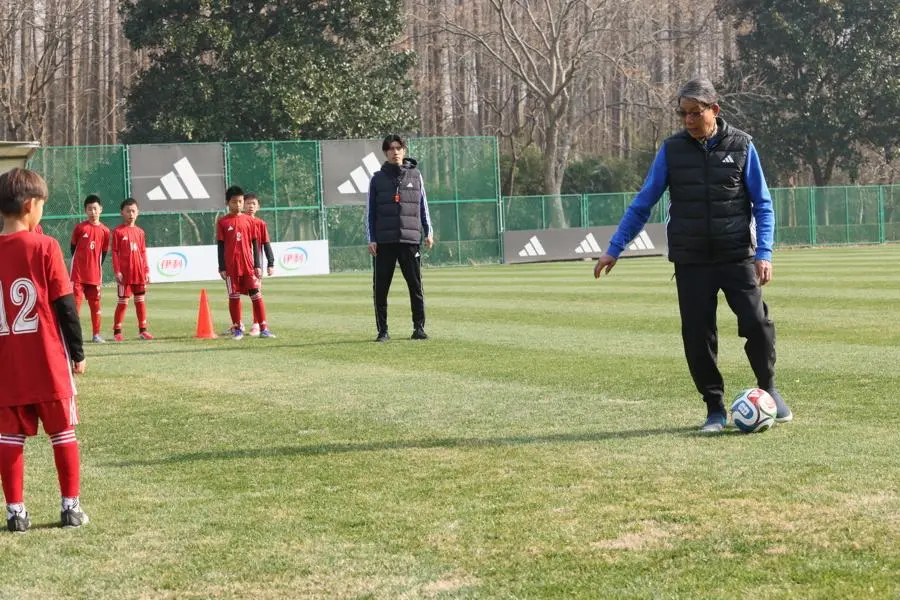 天天盈球直播-记者：36岁吕文君正式退役，已出任海港1314梯队主教练