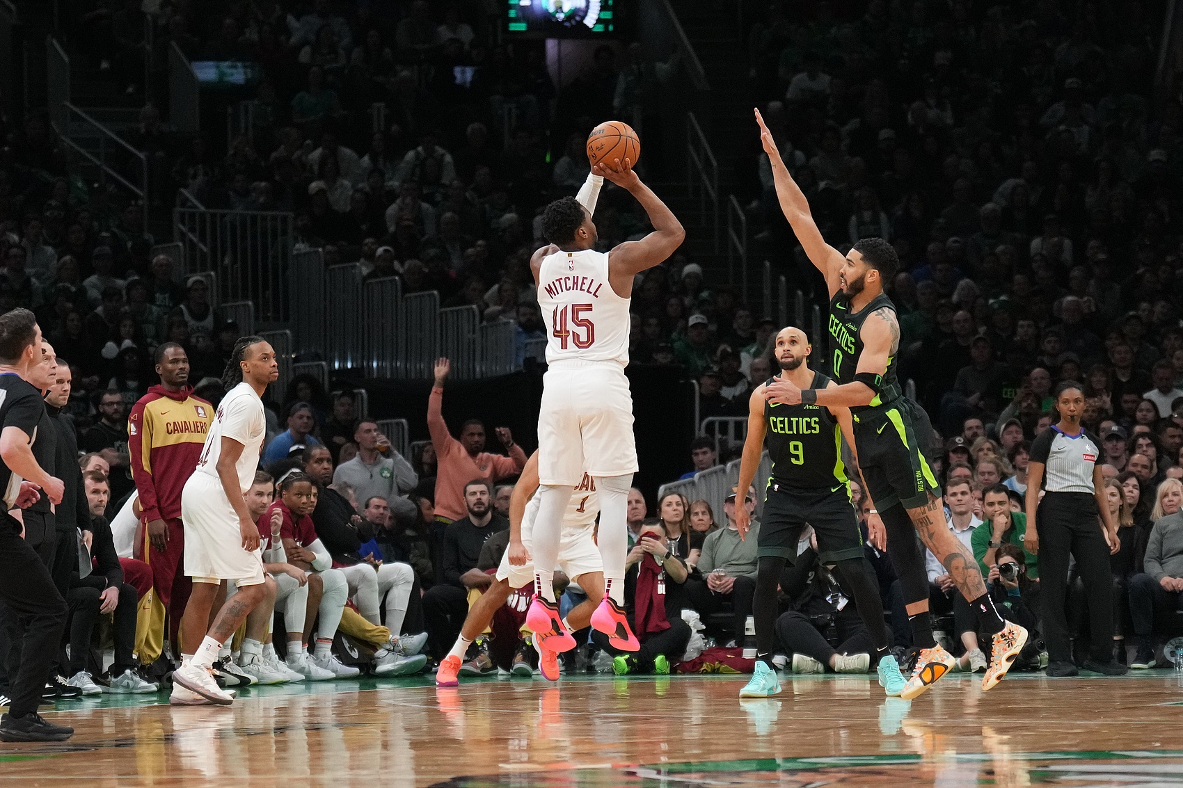 天天盈球直播-NBA彩经：绿军力擒骑士 湖人难胜尼克斯 马刺轻取火箭