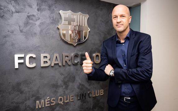 1631888779366018269.jpg Jordi-Cruyff.jpg